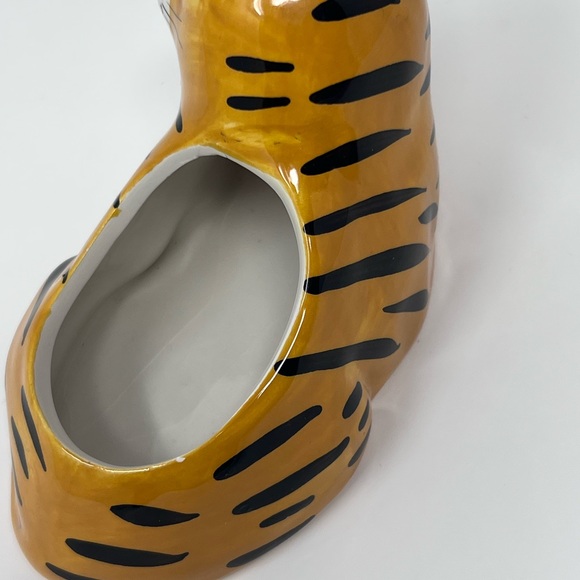 Ashland Ceramic Tiger Figurine - Gold and Black - Picture 6 of 9